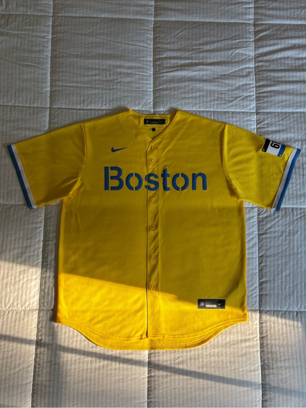 Men’s Nike Boston Red Sox City Connect MLB Jersey Gold Size LARGE